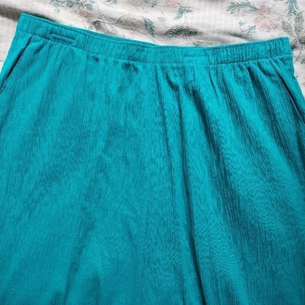 Alia Women's Emerald Green Elastic Band Cotton Pants